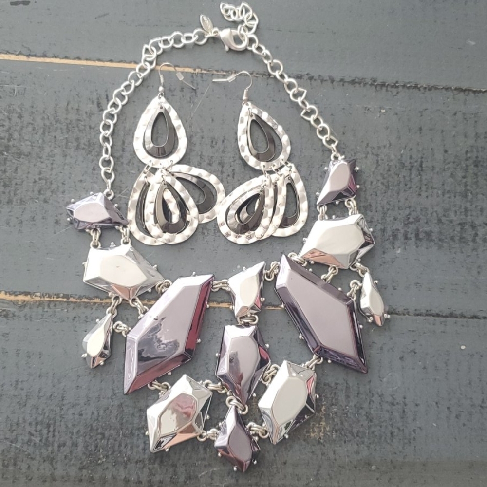 Express Necklace and Earring Set